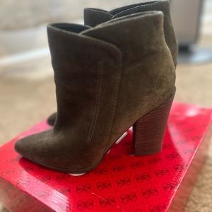 Guess Dark Greem Booties